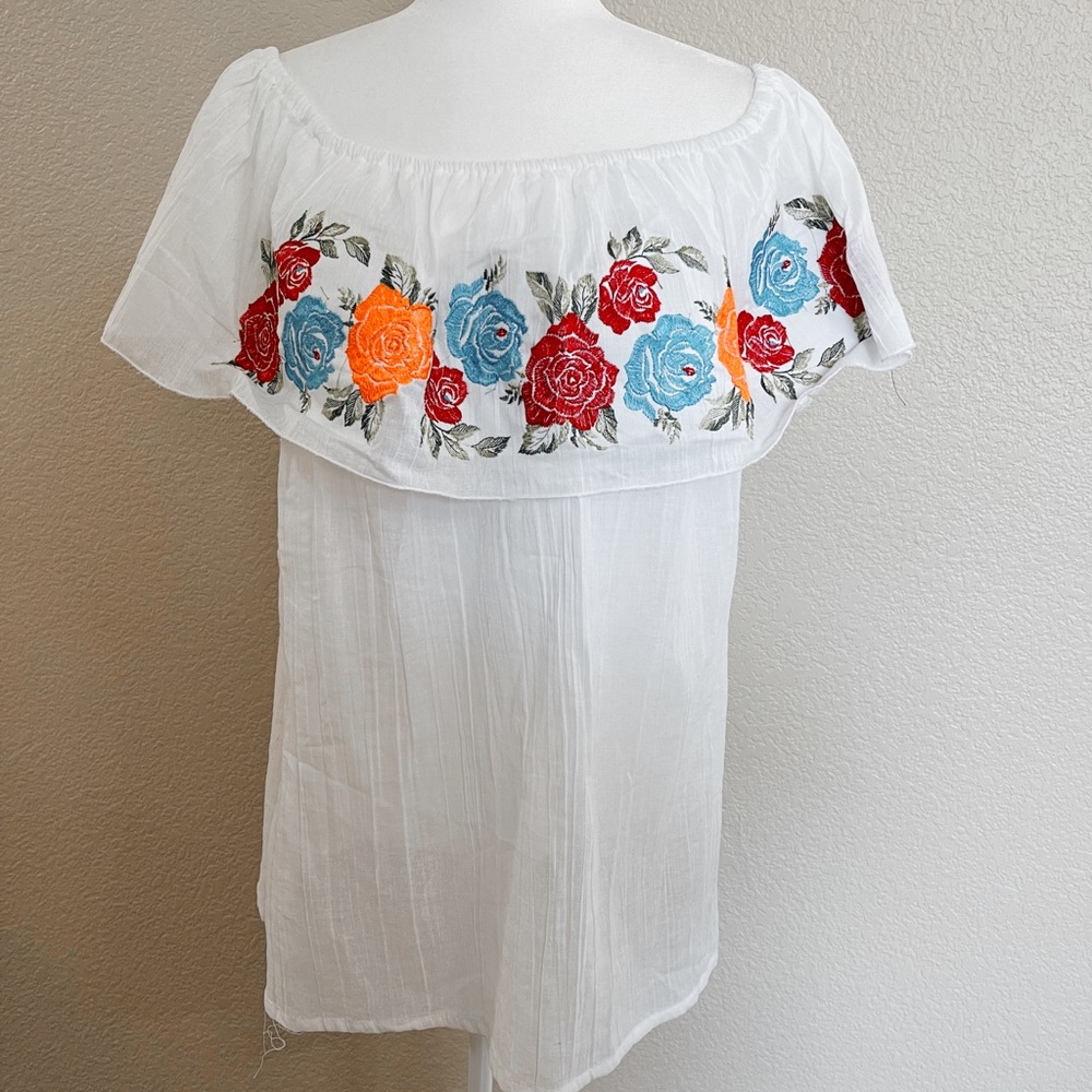 New without Tags Mexican Blouse Large